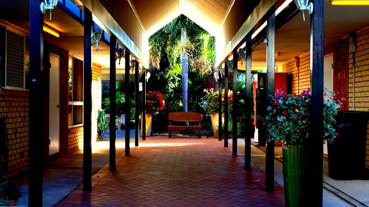 Pritchard Road Country Resort Emerald Esterno foto